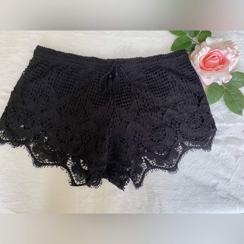 EXPRESS BLACK SHORTS SIZE S